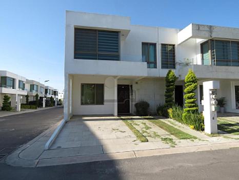 Casa sola en sale en Paseos del Bosque, Tecámac, México