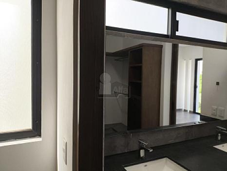 CASA DISPONIBLE PARA VENTA O RENTA
