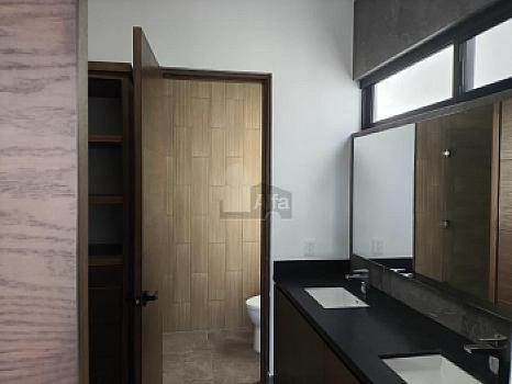CASA DISPONIBLE PARA VENTA O RENTA