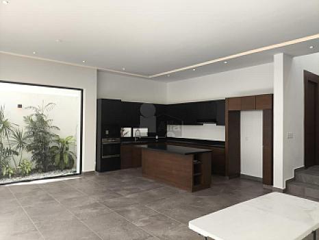 CASA DISPONIBLE PARA VENTA O RENTA