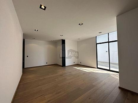 Residencia con alberca en Bosques de las Lomas