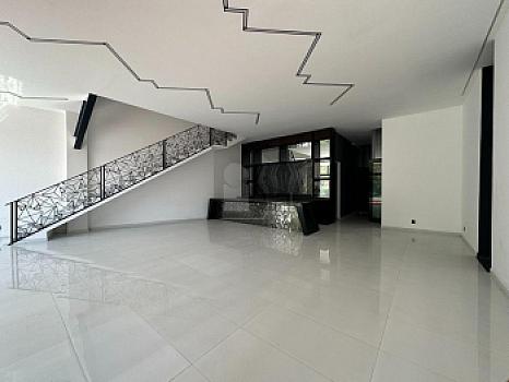 Residencia con alberca en Bosques de las Lomas