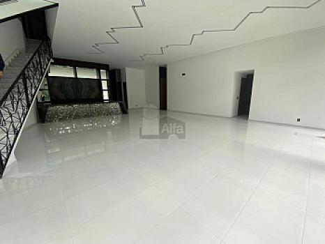 Residencia con alberca en Bosques de las Lomas
