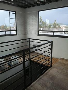 Se vende casa con restaurante de mariscos y departamento en Col. Faja de Oro, Gustavo A. Madero