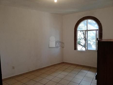 Se vende amplia casa de 5 recámaras en San Juan Tepeximilpa, Tlalpan