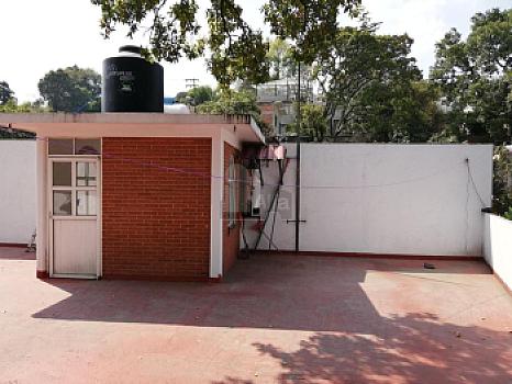 Se vende amplia casa de 5 recámaras en San Juan Tepeximilpa, Tlalpan