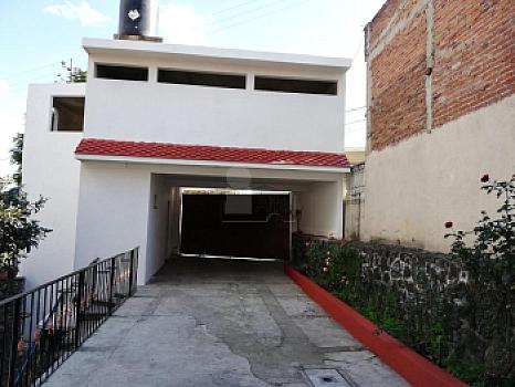 Se vende amplia casa de 5 recámaras en San Juan Tepeximilpa, Tlalpan