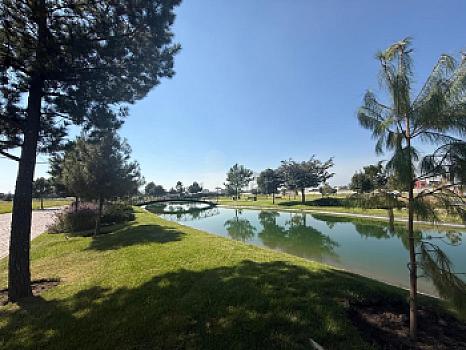 Terreno en Venta en Esquina con doble frente Condado del Valle BELARDIA, Metepec Estado de México