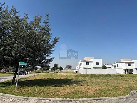 Terreno en Venta en Esquina con doble frente Condado del Valle BELARDIA, Metepec Estado de México