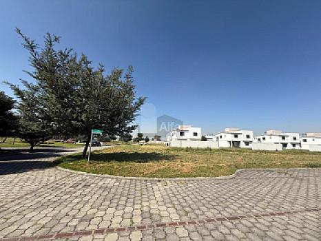 Terreno en Venta en Esquina con doble frente Condado del Valle BELARDIA, Metepec Estado de México