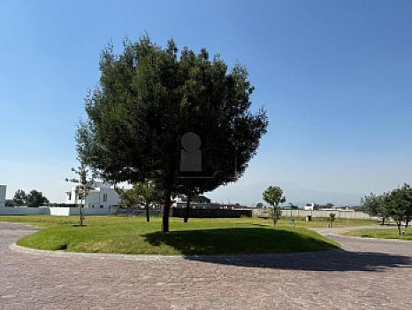 Terreno en Venta en Esquina con doble frente Condado del Valle BELARDIA, Metepec Estado de México
