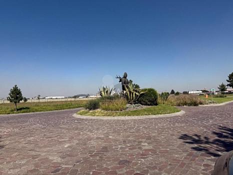 Terreno en Venta en Esquina con doble frente Condado del Valle BELARDIA, Metepec Estado de México