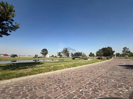 Terreno en Venta en Esquina con doble frente Condado del Valle BELARDIA, Metepec Estado de México