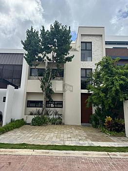 HOUSE FOR SALE IN RÍO RESIDENCIAL, CANCÚN