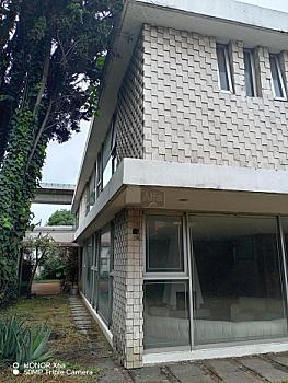 Se vende amplia casa de 4 recámaras en Cantil del Pedregal, Coyoacán