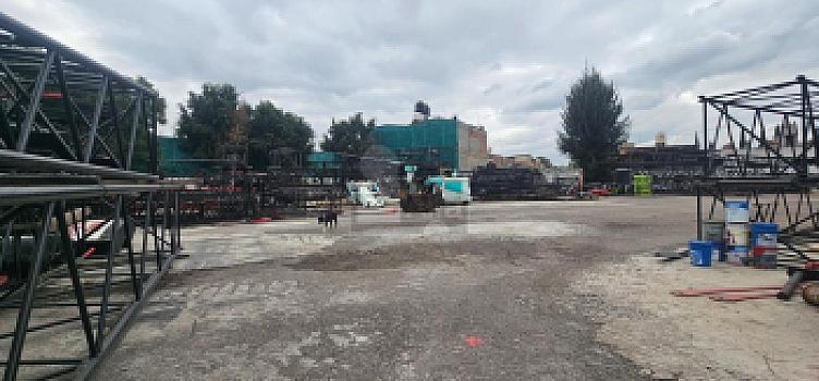 Venta o Renta de Terreno con uso de Suelo Comercial en Ecatepec de Morelos