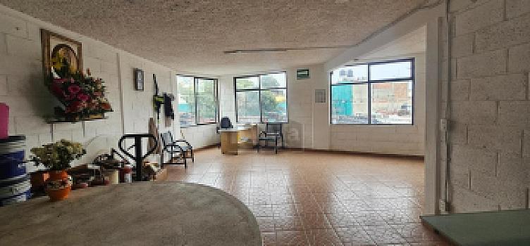 Venta o Renta de Terreno con uso de Suelo Comercial en Ecatepec de Morelos