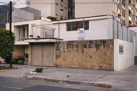 CASA EN RENTA - ZONA MINERVA