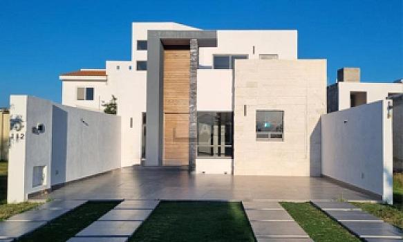 Casa en Mayorca Residencial con acabados de lujo y recámara en planta baja
