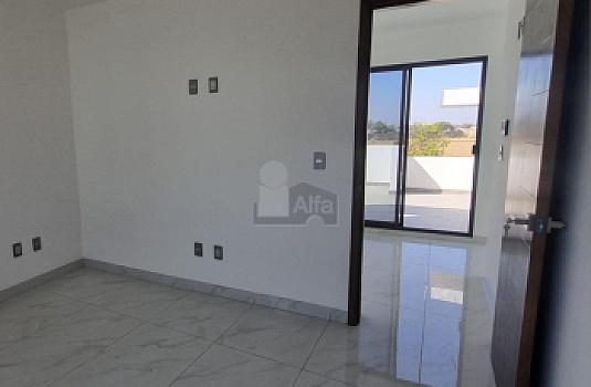 Casa en Mayorca Residencial con acabados de lujo y recámara en planta baja