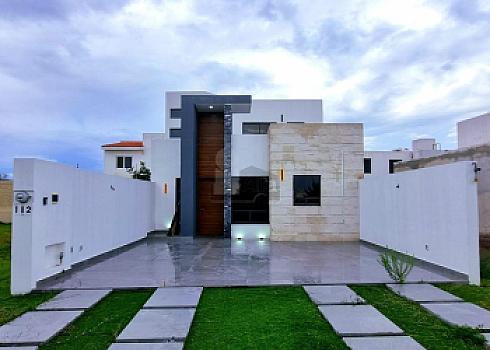 Estrena casa en renta en Mayorca, 2 recámaras con baño completo c/u
