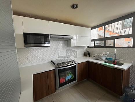 Casa en venta para remodelar en Fuentes de Satélite