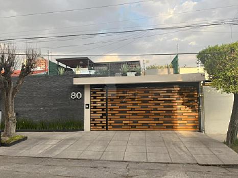 Esta residencia en Ciudad Satélite está diseñada para acompañar a tu familia en cada paso