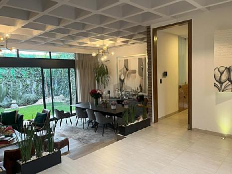 Esta residencia en Ciudad Satélite está diseñada para acompañar a tu familia en cada paso