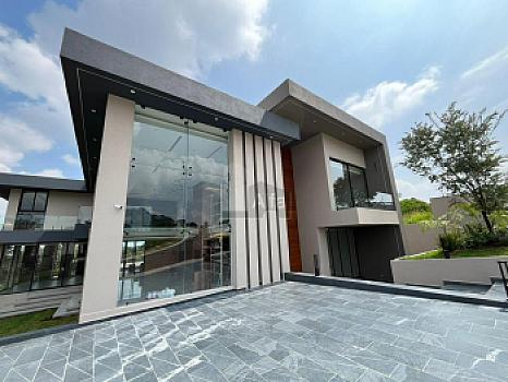 Ven y enamórate de esta Residencia en Rancho San Juan