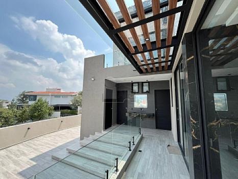 Ven y enamórate de esta Residencia en Rancho San Juan