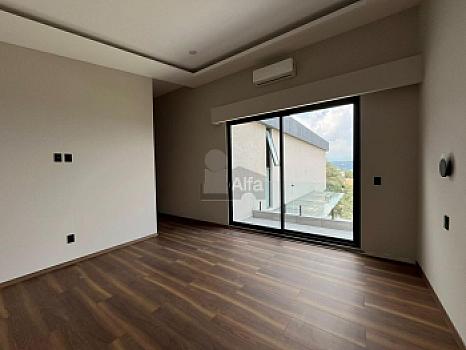 Ven y enamórate de esta Residencia en Rancho San Juan