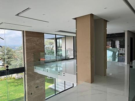 Ven y enamórate de esta Residencia en Rancho San Juan