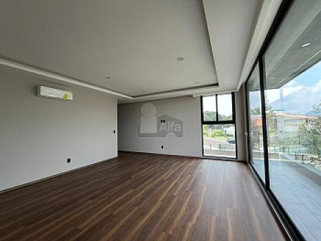 Ven y enamórate de esta Residencia en Rancho San Juan