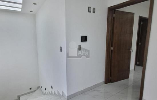 Casa en Mayorca Residencial con acabados de lujo y recámara en planta baja