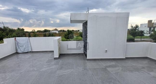 Casa en Mayorca Residencial con acabados de lujo y recámara en planta baja