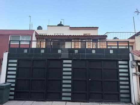 Casa en venta en Los Girasoles, Coyoacán