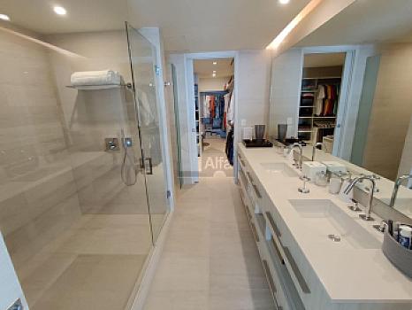 Furnished apartment for sale in SLS Puerto Cancún with 4 bedrooms and 4.5 bathrooms
