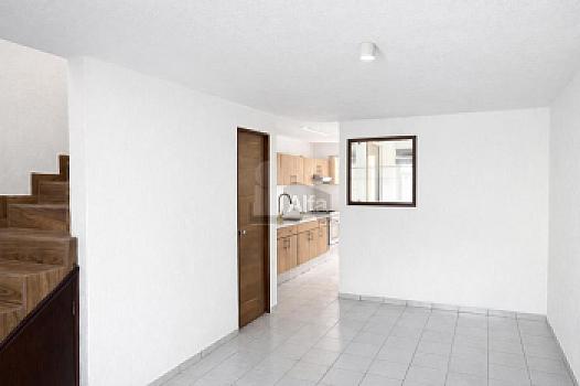 Casa cerca de Plaza Galerías | A ½ cuadra de Av. Vallarta | Coto de 8 casas