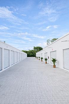 Minibodegas en zona Huayacan oportunidad