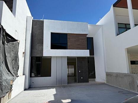 Coto Platino, Casa con Recámara planta baja