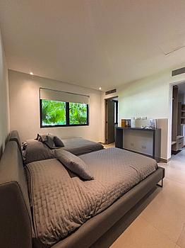 Renta exclusivo departamento en Playa del Carmen con alberca privada y club de playa en Lorena Ochoa