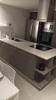 Renta exclusivo departamento en Playa del Carmen con alberca privada y club de playa en Lorena Ochoa