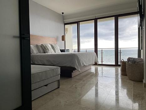 Venta exclusivo PH frente al mar en Akumal con hermosas vistas al mar caribe y a la Selva tropical