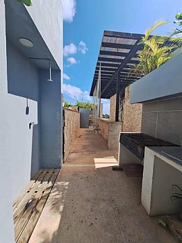 Oportunidad departamento moderno en Tulum con rooftop y alberca