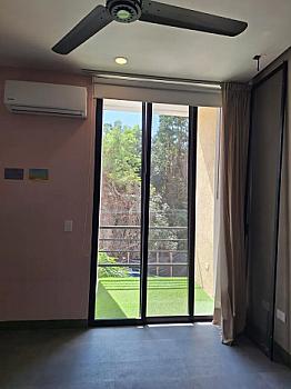 Oportunidad departamento moderno en Tulum con rooftop y alberca