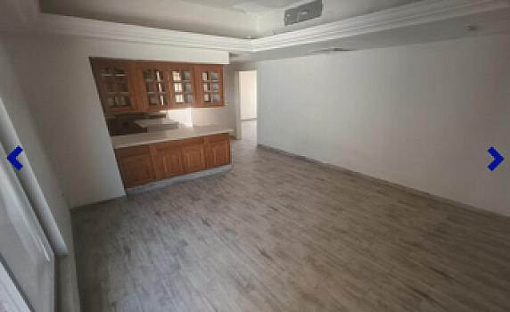 Residencia Exclusiva en El Fresno con Amplios Espacios y Elegancia