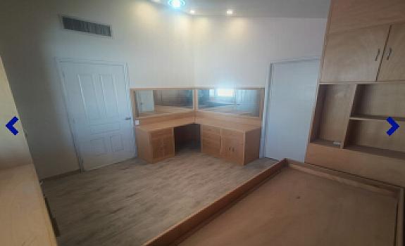 Residencia Exclusiva en El Fresno con Amplios Espacios y Elegancia