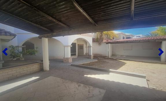 Residencia Exclusiva en El Fresno con Amplios Espacios y Elegancia