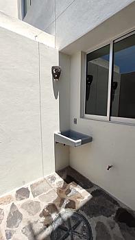 Casa moderna en Santa Anita Residencial con 3 recámaras y gran iluminación