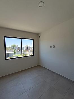 Moderna Casa en San Agustín con Espacios Amplios y Elegantes